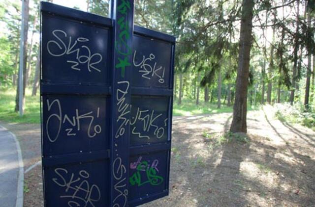 Chuliganai tuština miesto biudžetą