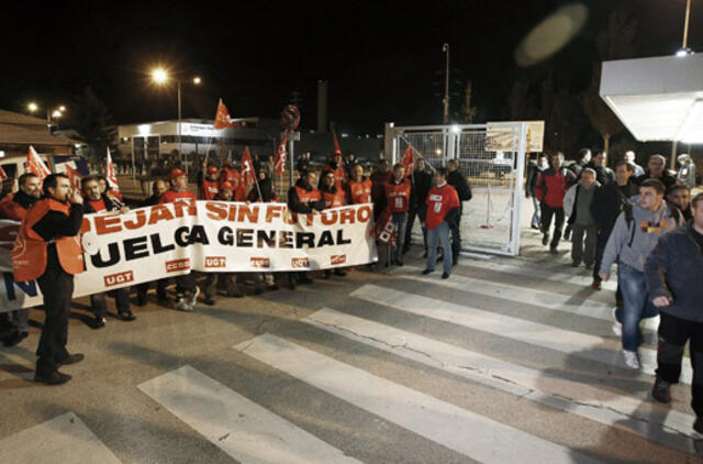 Europoje - protestai ir streikai prieš taupymo politiką