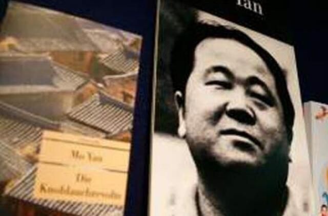 Kinijoje rasta 8 tūkst. nelegaliai išleistų Nobelio literatūros premijos laureato Mo Yano knygų