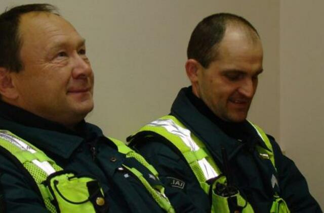 Policijos pareigūnams kartais tenka ir ugniagesio ar gelbėtojo vaidmuo