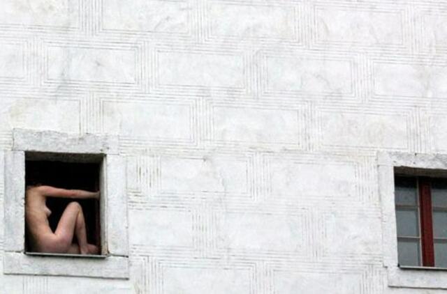 Prekeiviai, pardavę sekso vergių pirkliams devyniolikmetę, neteko laisvės