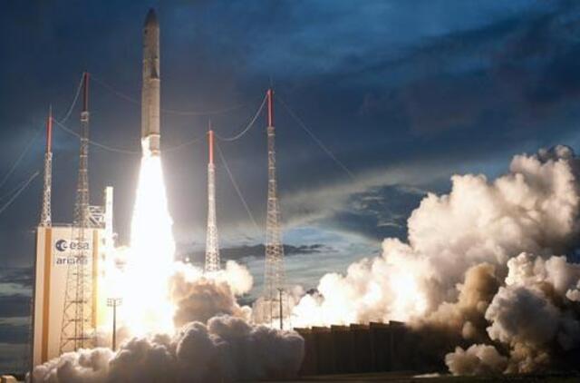Raketa "Ariane-5" į orbitą iškėlė du palydovus