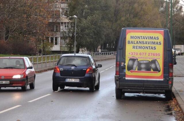 Reklama ant ratų - už legalumo ribų