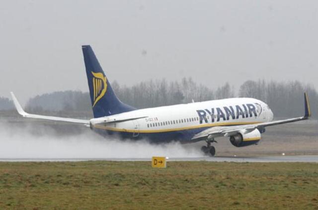 "Ryanair": bilietai kainuos daugiau