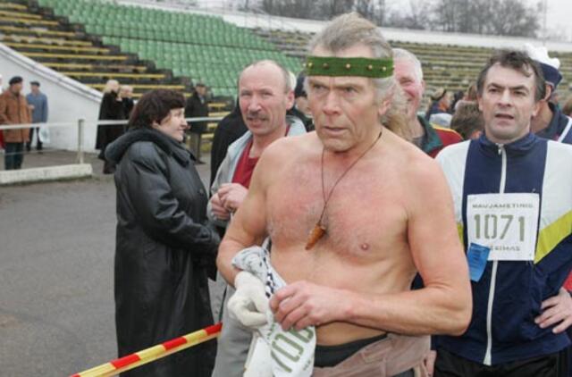 Sportas šaltuoju sezonu: likti lauke ar rinktis sporto salę?