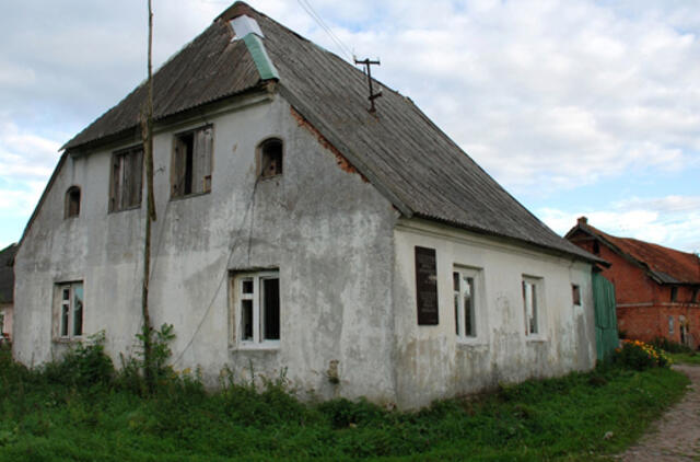 Sudegė dailininko Prano Domšaičio namas