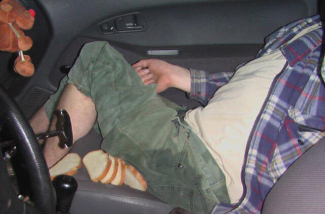 Tęsdamas "garbingas" šeimos tradicijas atsidūrė baloje