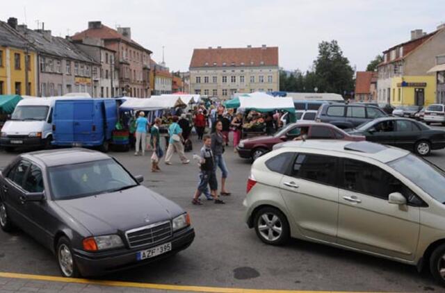 Tiltų gatvės pėstiesiems neatiduos