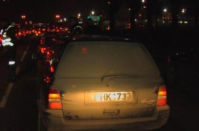 "Užkimšo" eismą ir tiesė bėgius į Veiviržėnus