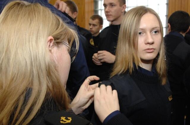 Vis mažiau moterų linksta į fizinių ir technologinių mokslų sritis