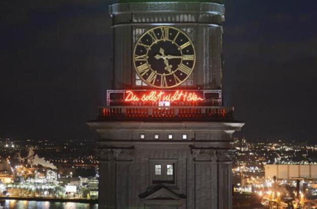 Hamburge dingus elektrai karuselėje devyni žmonės liko kaboti žemyn galva