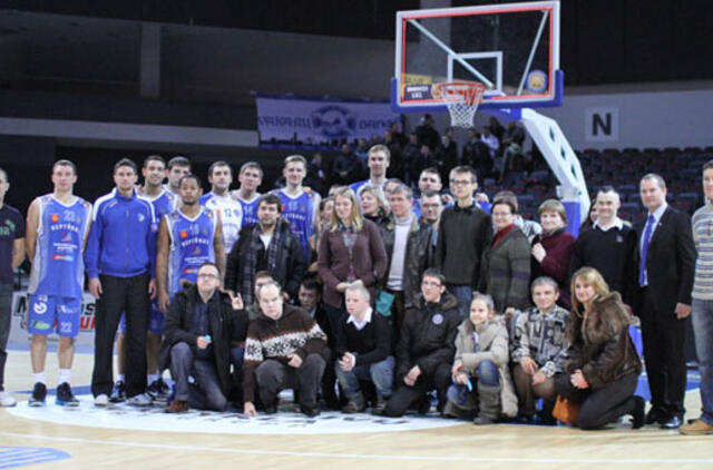 Į neįgaliųjų širdis - per sportą