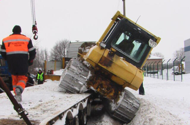Kelionėje pametė sniego kasimui paruoštą traktorių