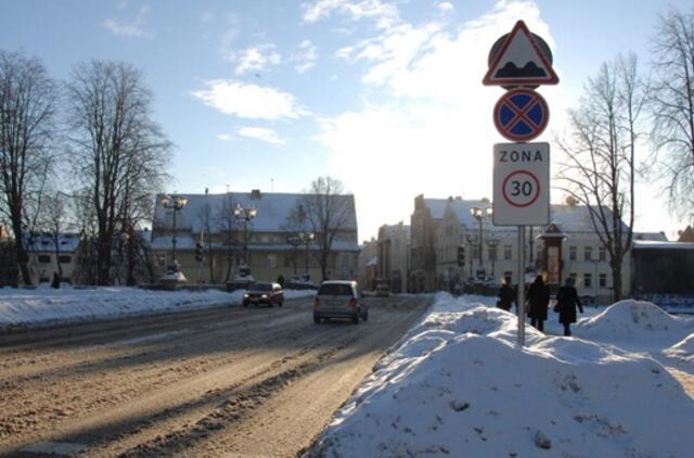 Piko valandomis leis važiuoti Tiltų gatve