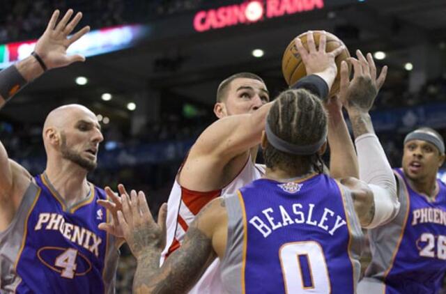 Toronto "Raptors" su dviem lietuviais nutraukė šešių pralaimėjimų seriją