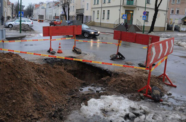 Vandens trasų avarijos trikdo eismą