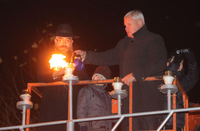 Žydai tradiciškai uždegė Menorą (foto)