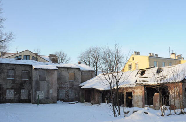 Benamių užuovėją griaus, o plytas išmes?