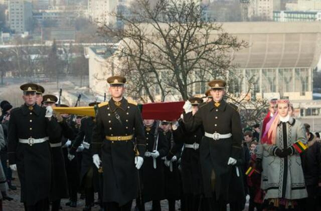 Gedimino pilies bokšte - tradicinė Lietuvos vėliavos pakėlimo ceremonija