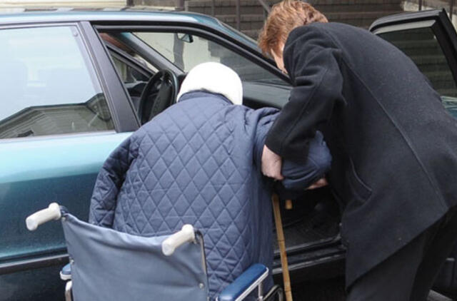 Ieško milijono socialinėms paslaugoms namuose teikti