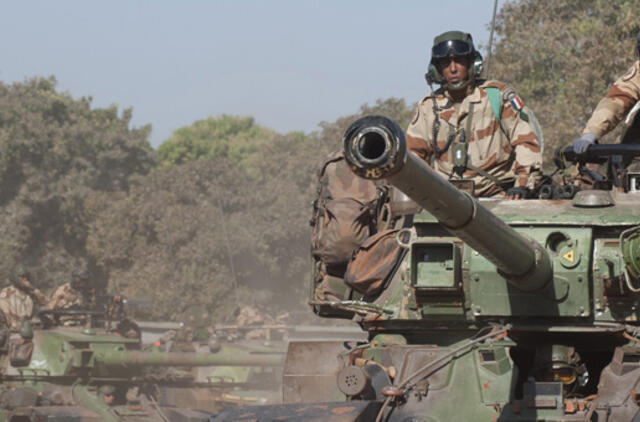 Kinija perspėja Australiją karo atveju nesivienyti su JAV