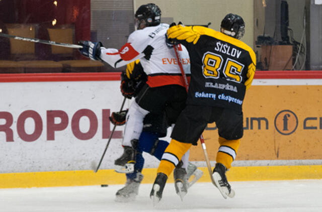 Nacionalinėje ledo ritulio lygoje – įspūdinga Klaipėdos klubų kova