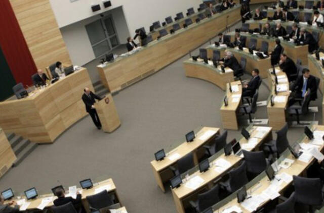Nekeldamas algų VKEKK nariams, Seimas galimai nuskriaudė mus visus