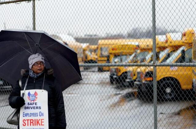 Niujorke prasidėjo didžiausias per 35 metus mokyklinių autobusų vairuotojų streikas
