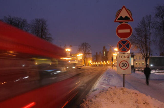 Nuo antradienio vėl draudžiamas eismas Tiltų gatve