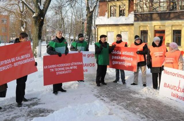 Piketavo prieš suvaržytą teisę streikuoti