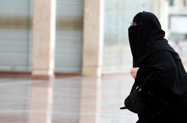 Saudo Arabijoje piktinamasi 90-mečio ir 15-metės vedybomis