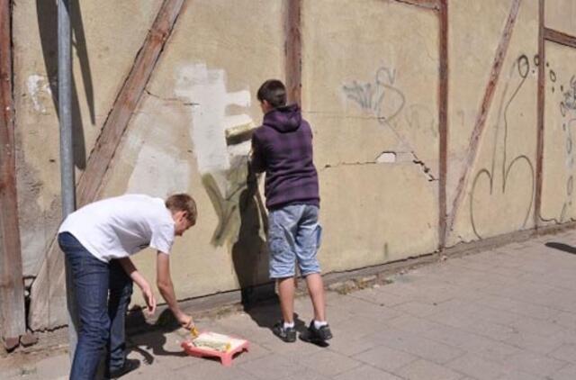 Sienų terliotojus gelbsti tuščios kišenės