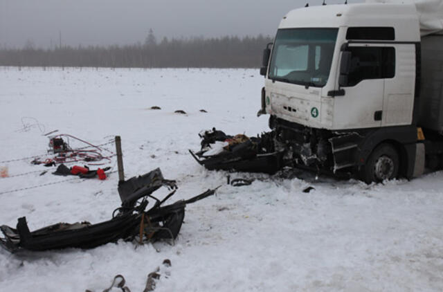 Didelių žalų avarijos paneigia mitą apie 13-as mėnesio dienas