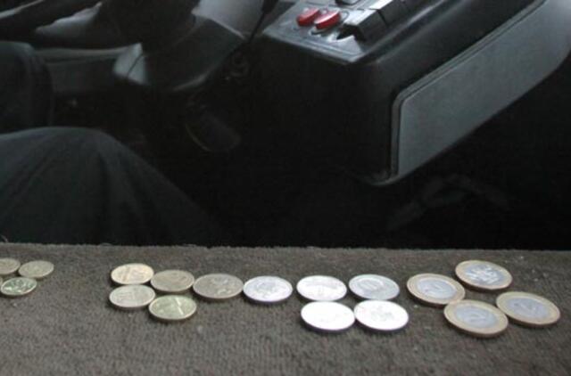 Girta vairuotoja kyšiui sukrapštė litų ir centų