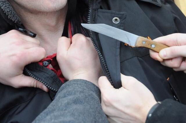 Grasinimai peiliu Klaipėdoje nesiliauja