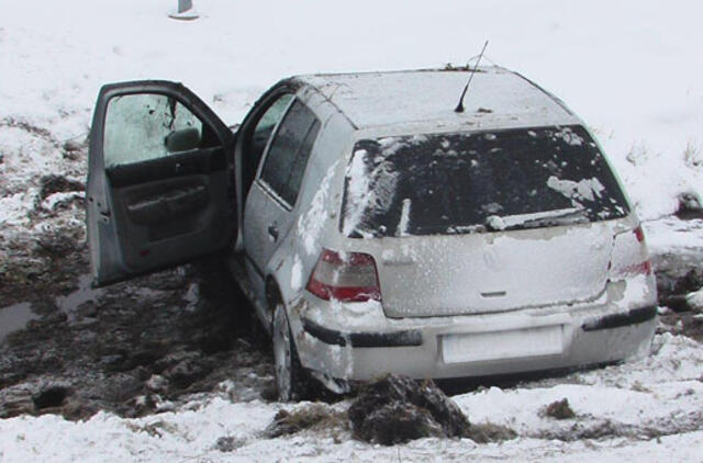 Iš automobilio ištraukė šoko ištiktą studentę