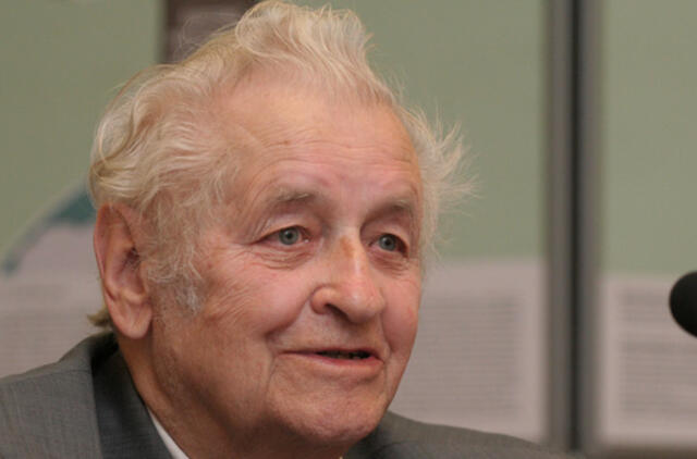 Kalbininkas prof. Z. Zinkevičius: jeigu būsime bestuburiai, turėsime didelių bėdų