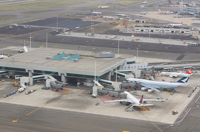 Romos oro uoste pasidegė vyras iš Dramblio Kaulo Kranto