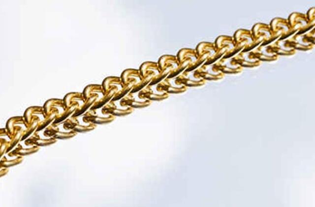 30 metų mergina atėmė auksinę grandinėlę