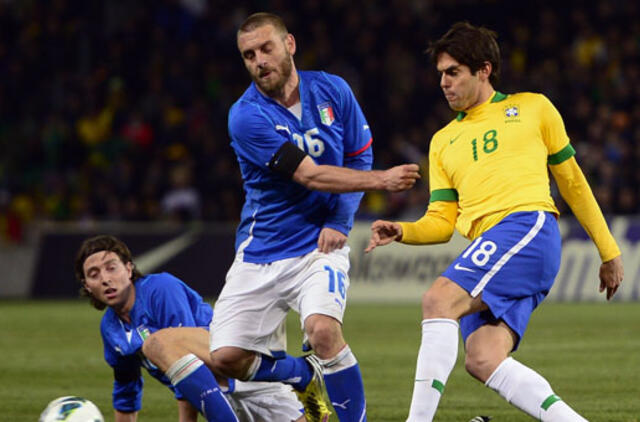 Italijos ir Brazilijos futbolininkai sužaidė lygiosiomis