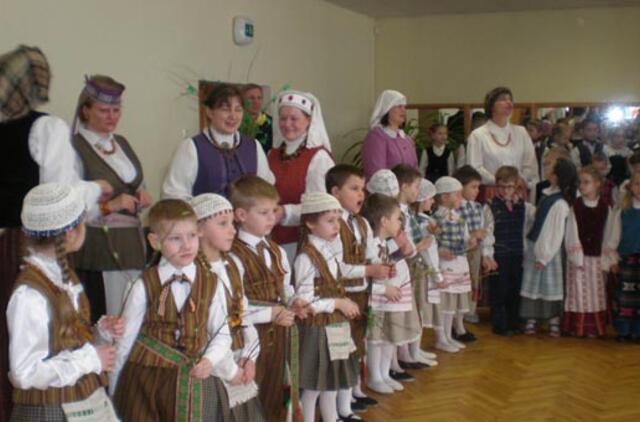 Klaipėdos darželinukai kovo 11-ąją pasitinka tarmiškai