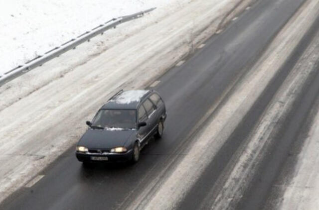 Latvijoje skirs pašalpas darbą susiradusiesiems toli nuo namų