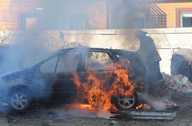 Palangoje supleškėjo automobilis (foto, video)