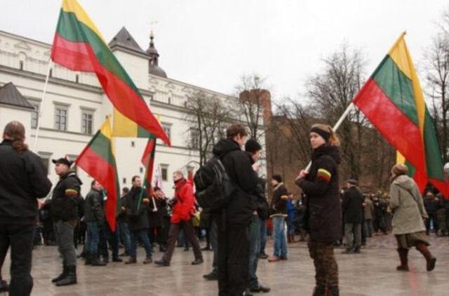 Patriotiškai nusiteikęs jaunimas pradėjo eitynes