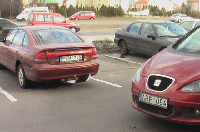 Po smulkios avarijos grasinta padaryti "akvariumą" (atnaujinta)