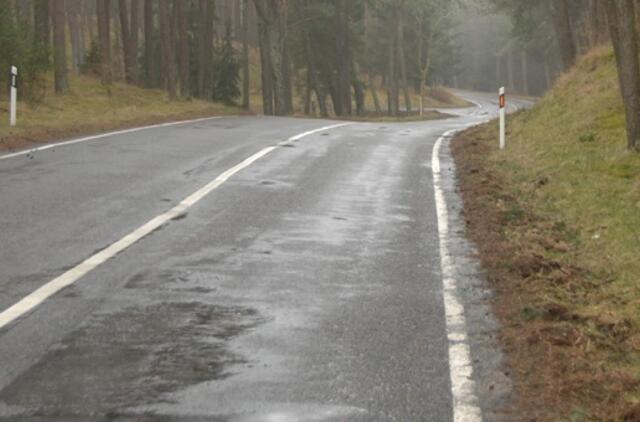 Raseinių rajone, šalikelėje, rastas vyro lavonas