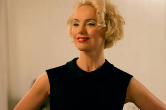 Šokdamos aktorės pašlovina ir Kūrėją