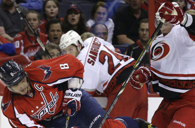 "Capitals" ir "Blues" ledo ritulininkai iškovojo šeštąsias pergales iš eilės