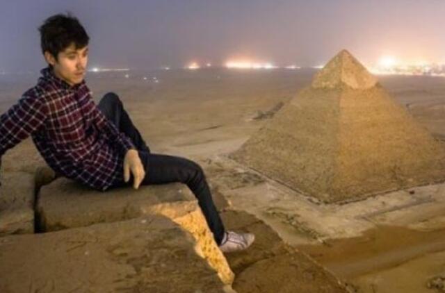 Chuliganai ar menininkai: rusų žygis į piramidės viršūnę (nuotraukos)