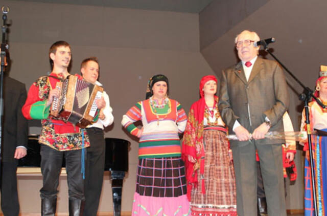 „Muzikos svetainė“ kviečia į šventinį koncertą „Mūsų širdžių atmintis“